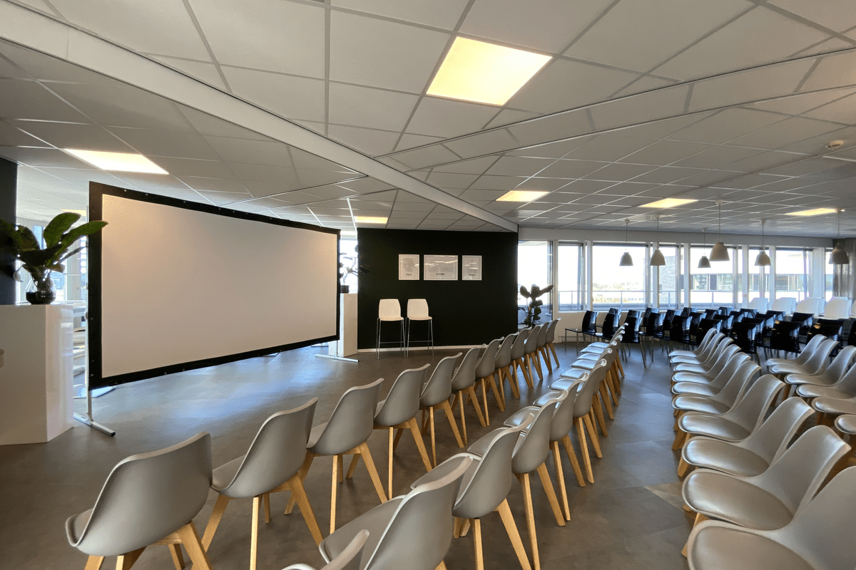 Een vergaderzaal bij LaVie Meeting Centre