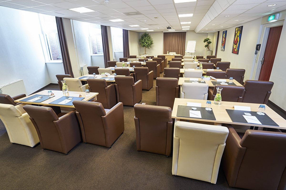 Sala de reuniones del hotel Media Park Hilversum