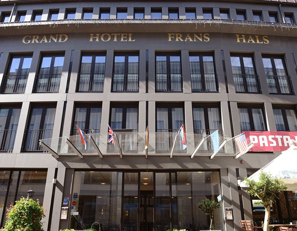 Außenansicht des Amrâth Grand Hotel Frans Hals