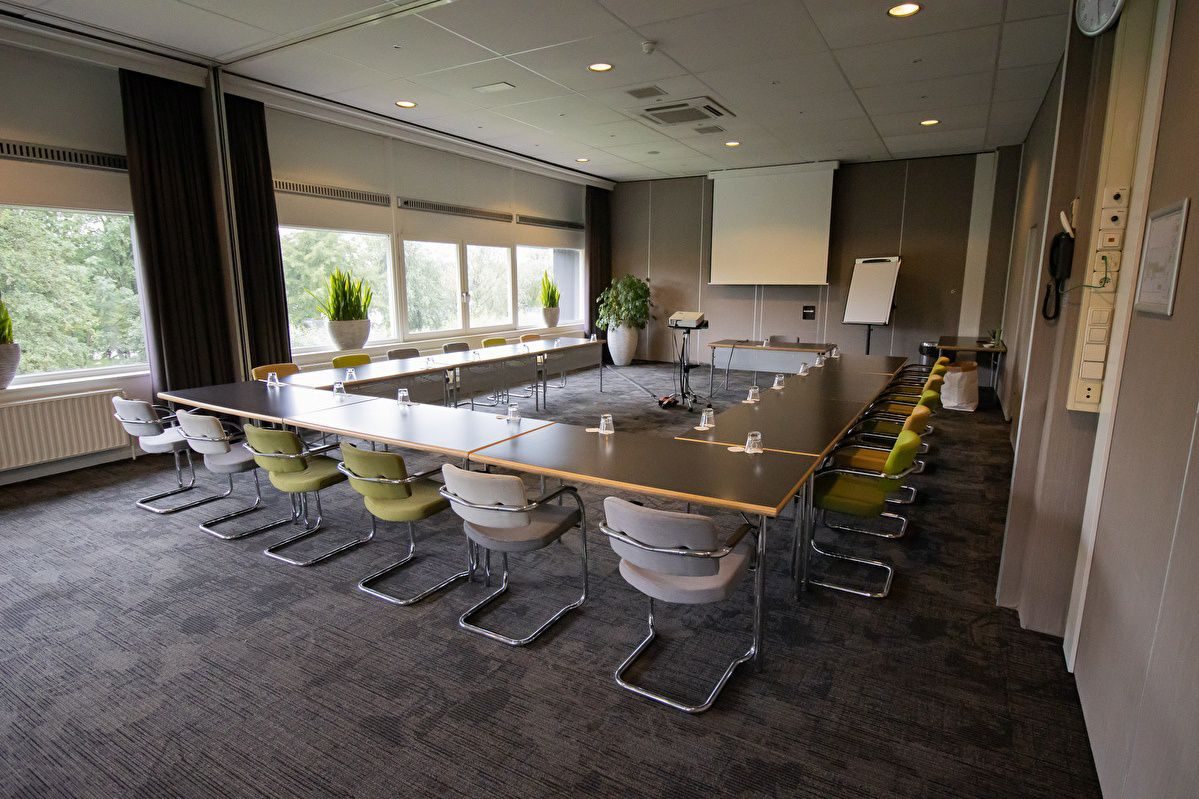 Spacious meeting room Amrâth Airport Hotel Rotterdam